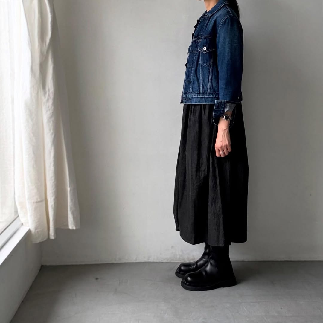 MAGALI 墨染めコットンリネンフリルワンピース