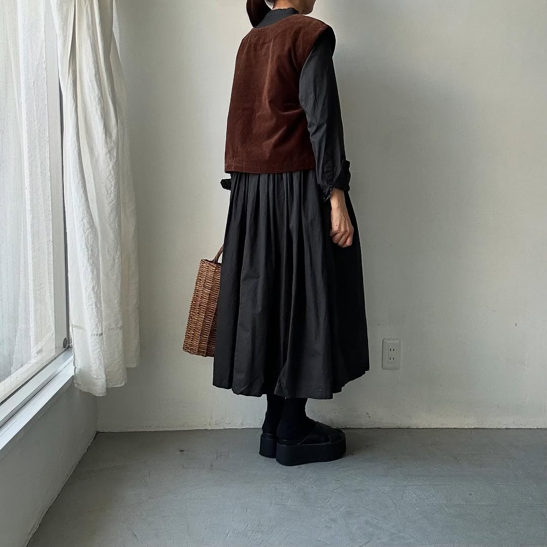 R&D.M.Co ブラウンベアーズベルベットボタンビブ ブラウン