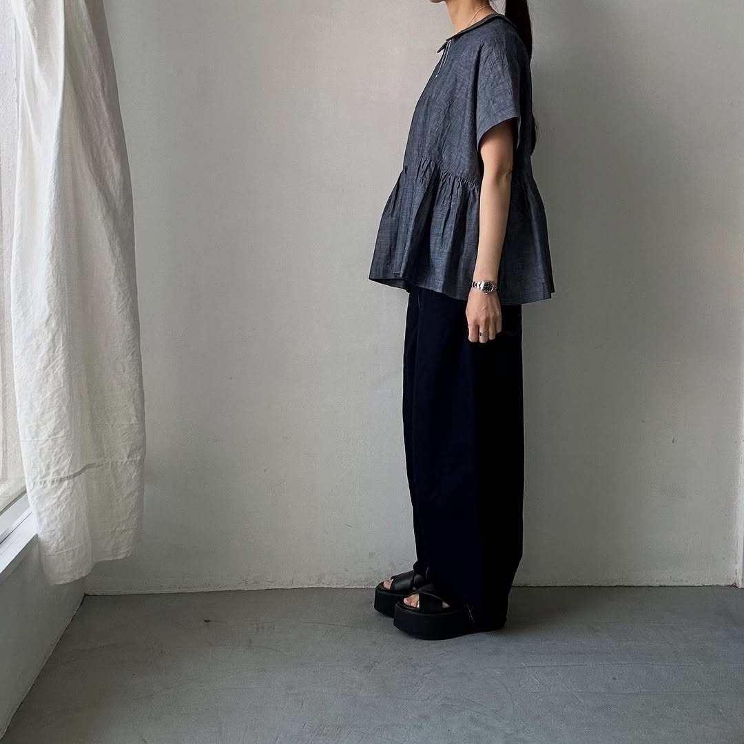 MAGALI インディゴコットンウエストギャザープルオーバー