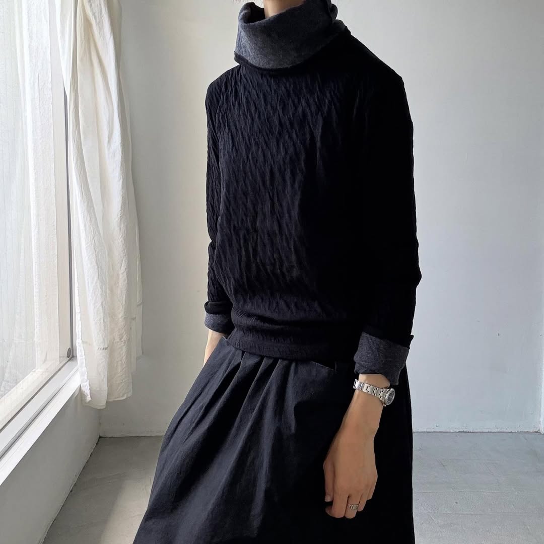atelier naruse ウールコットンタートルネックカットソー ブラック