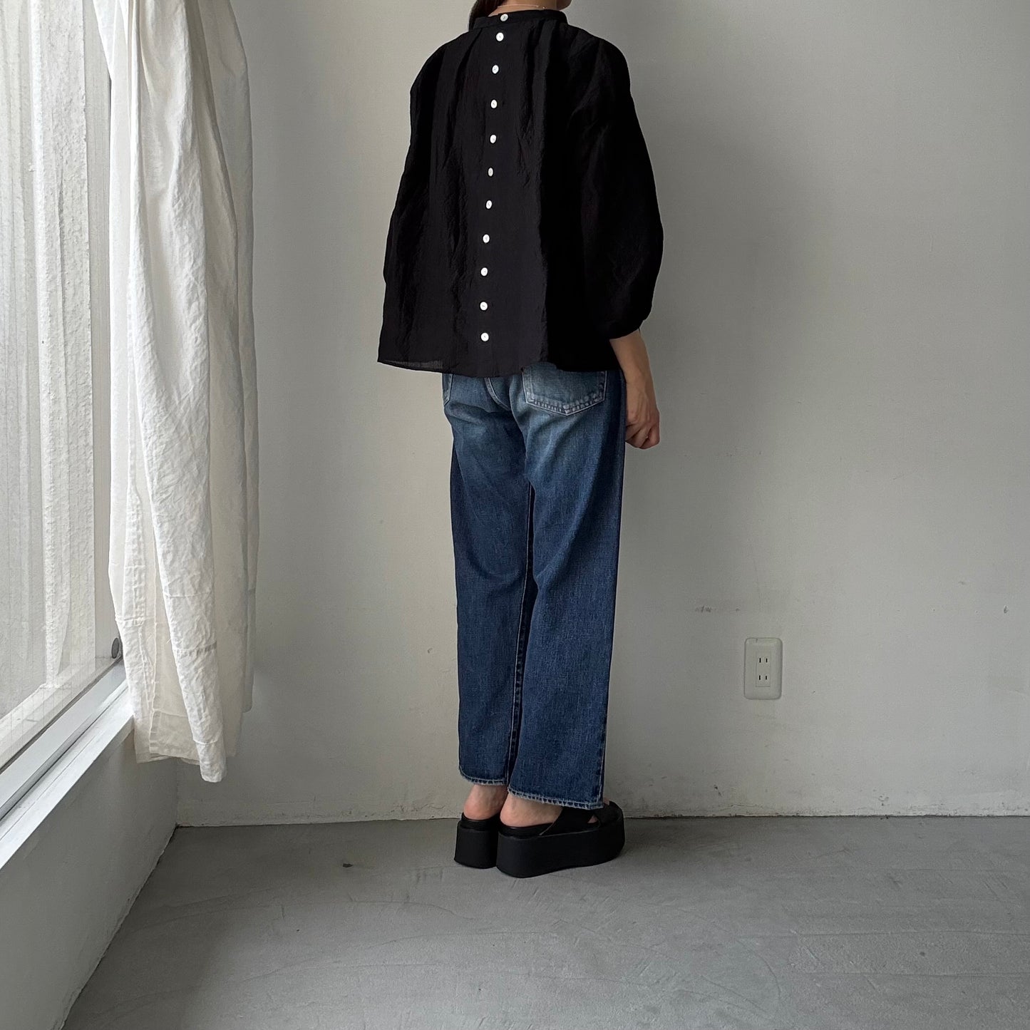 R&D.M.Co シェーディングチェックスモックブラウス