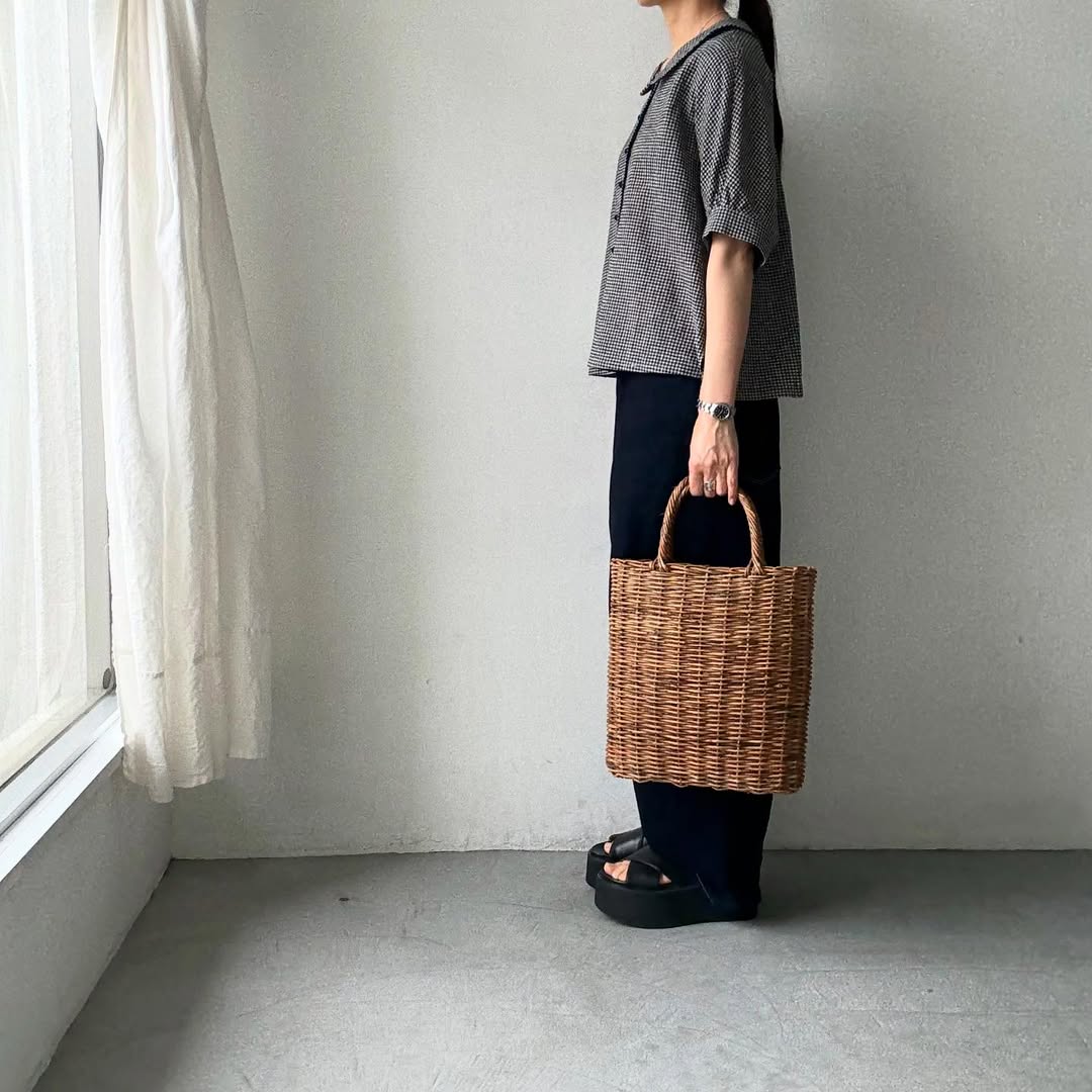 MAGALI リネンコットンギンガムフラットカラーブラウス