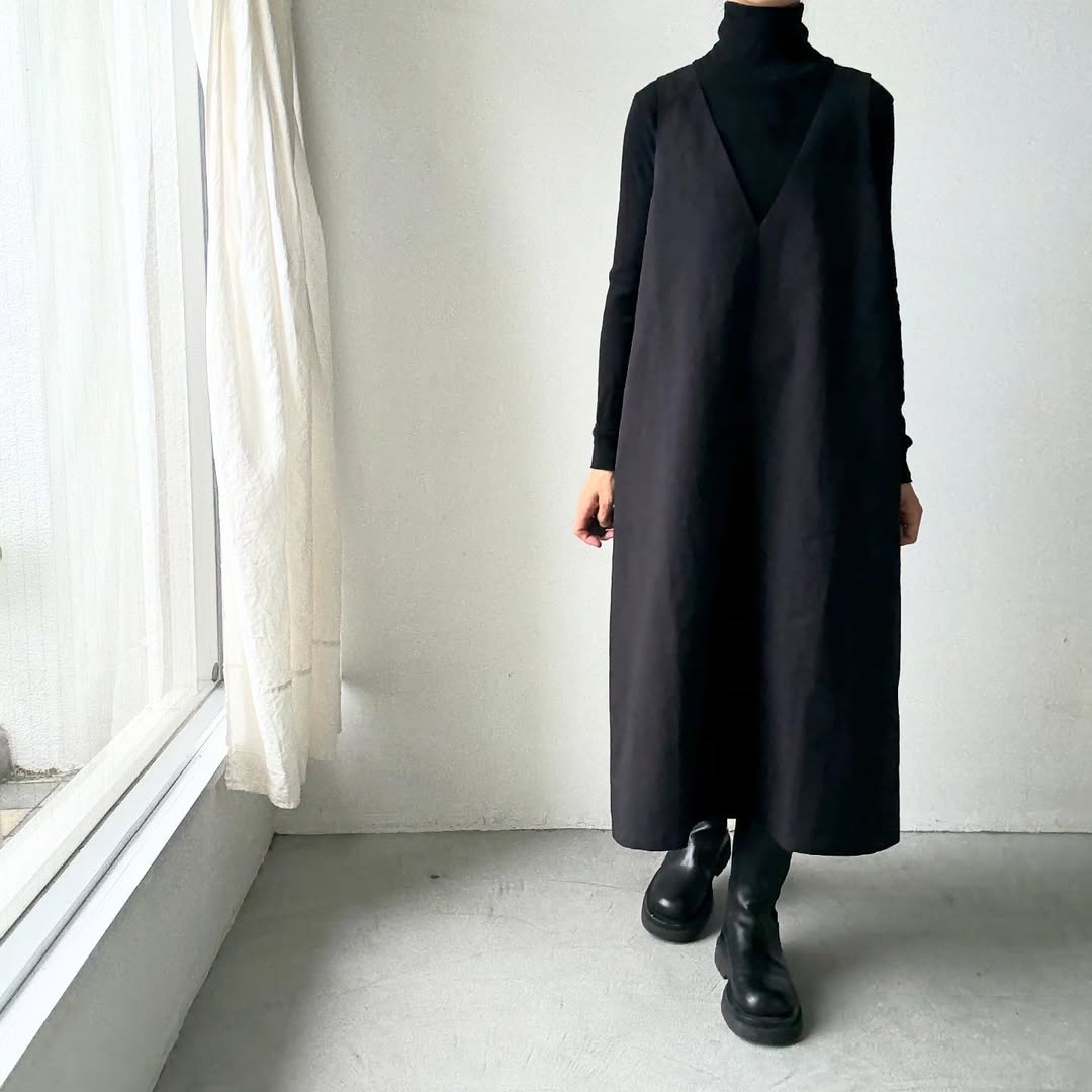 LinenYa Vネックジャンパースカート ブラック