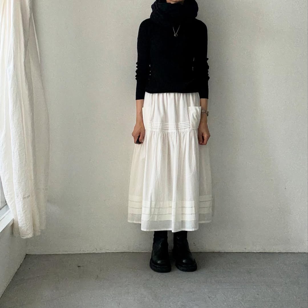 MAGALI コットンシルクピンタックスカート ホワイト