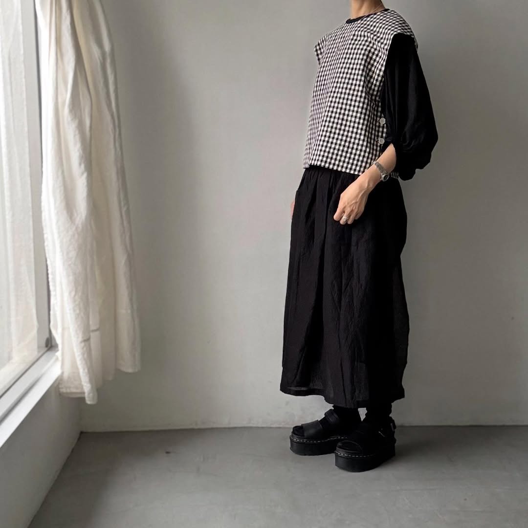 R&D.M.Co ギンガムチェックボタンビブ