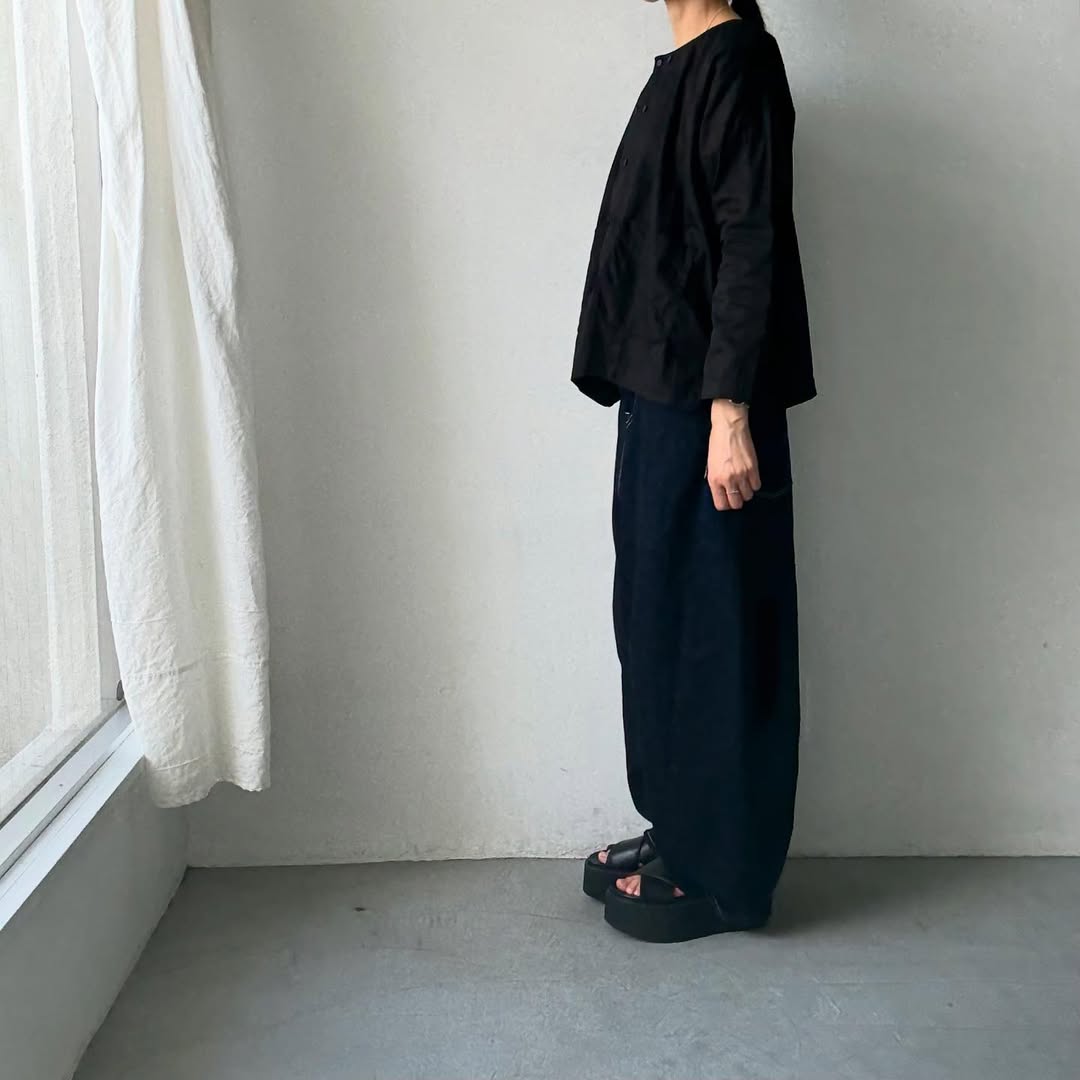 jujudhau コットンツイルダブルボタンシャツ
