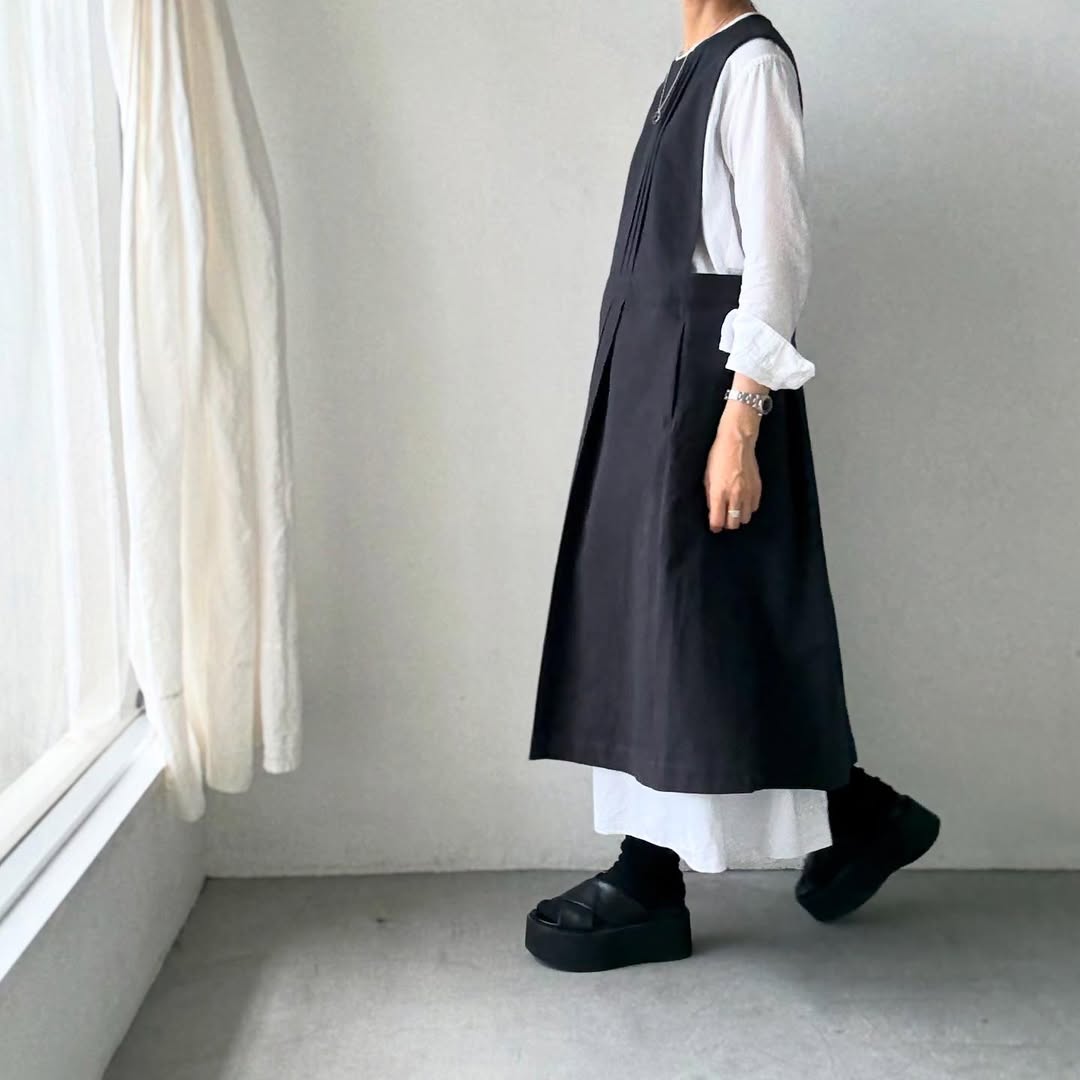 atelier d'antan kobell コットンエプロンドレス ダークグレー