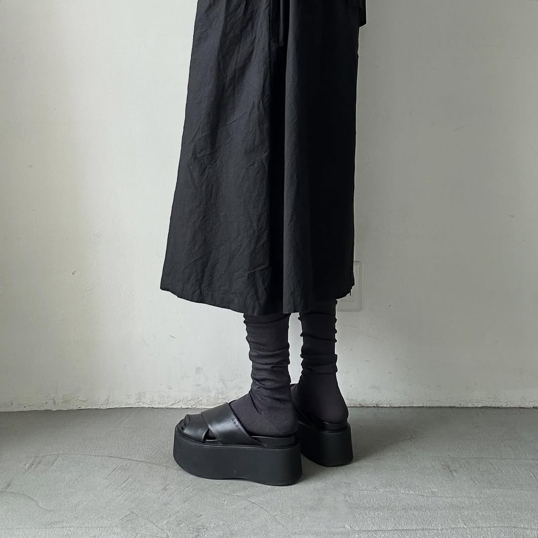 atelier naruse リネン天竺ハイソックス チャコール