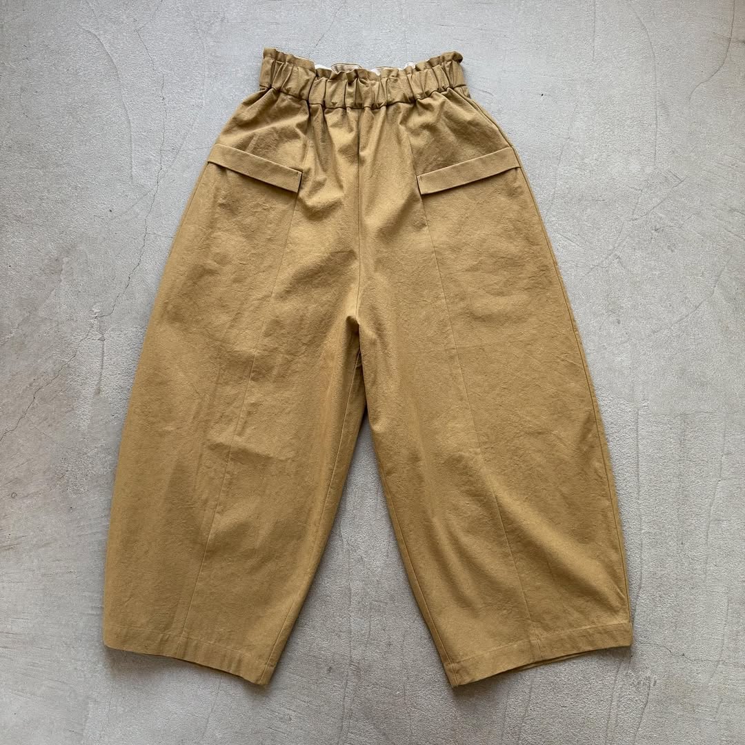 MAGALI コットンリネンアンティークキャンバスフラップパンツ カーキ