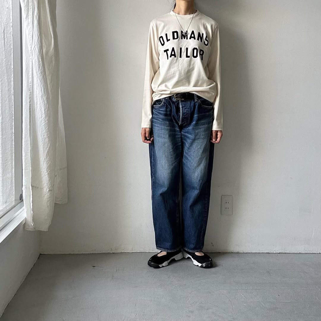 OLDMANS TAILOR OMTフロッキープリントロゴ長袖Tシャツ