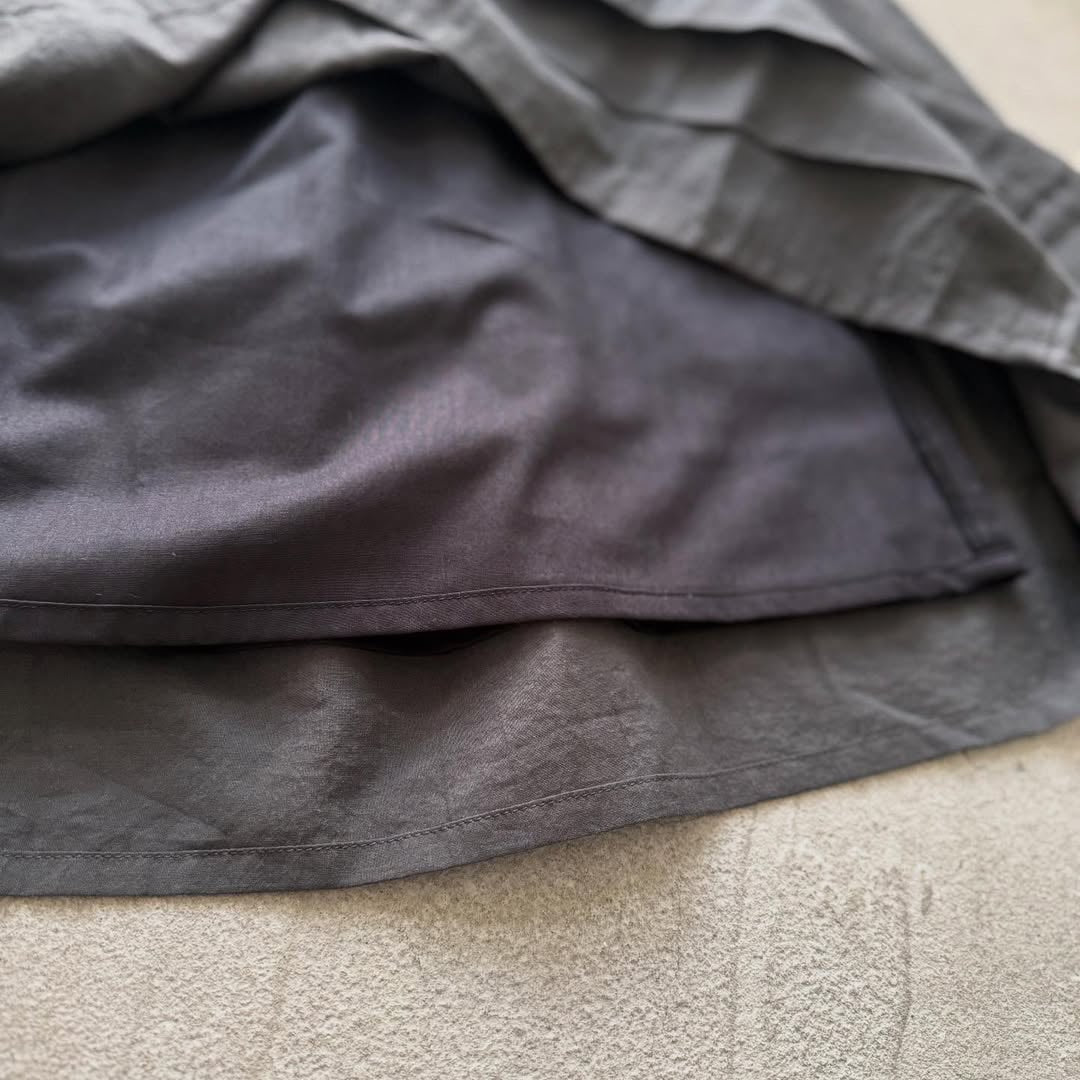 MAGALI コットンシルクピンタックスカート チャコール