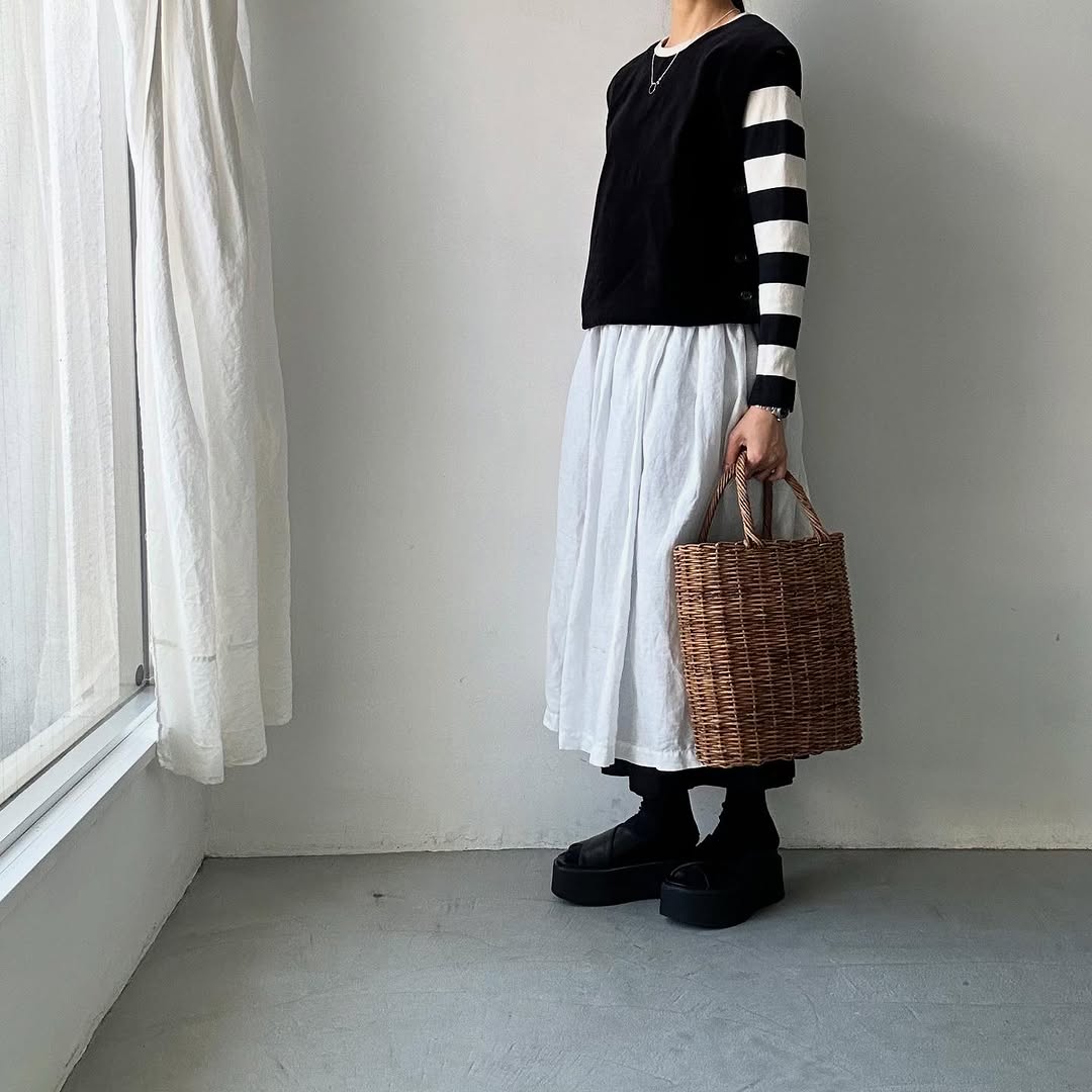R&D.M.Co ブラウンベアーズベルベットボタンビブ ブラック