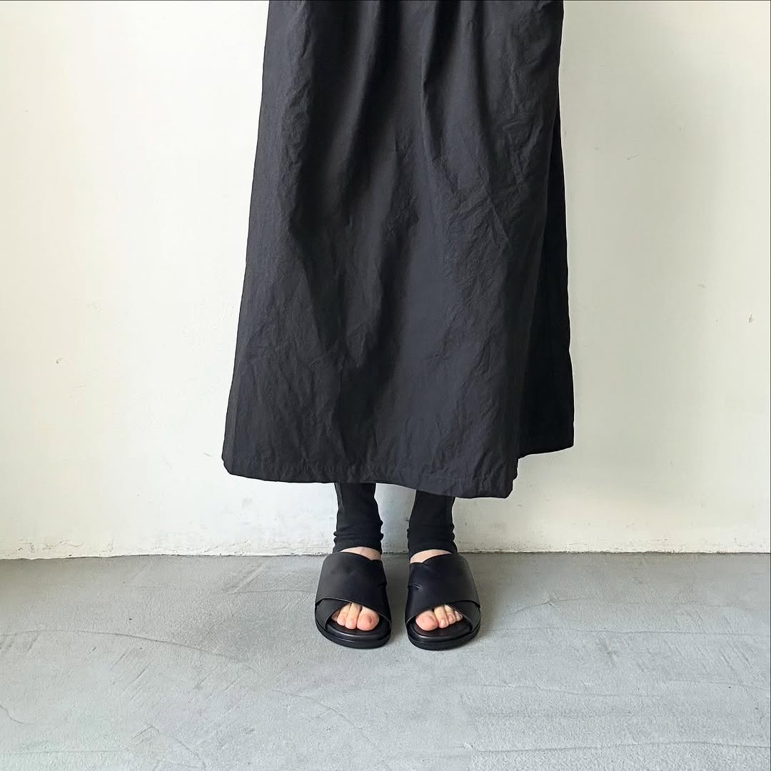 AUTTAA ストラップインサンダル ブラック