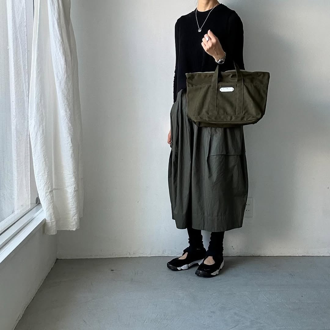 R&D.M.Co トートバッグ(ファスナー付) カーキ