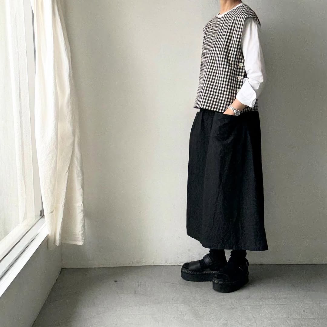R&D.M.Co ギンガムチェックボタンビブ