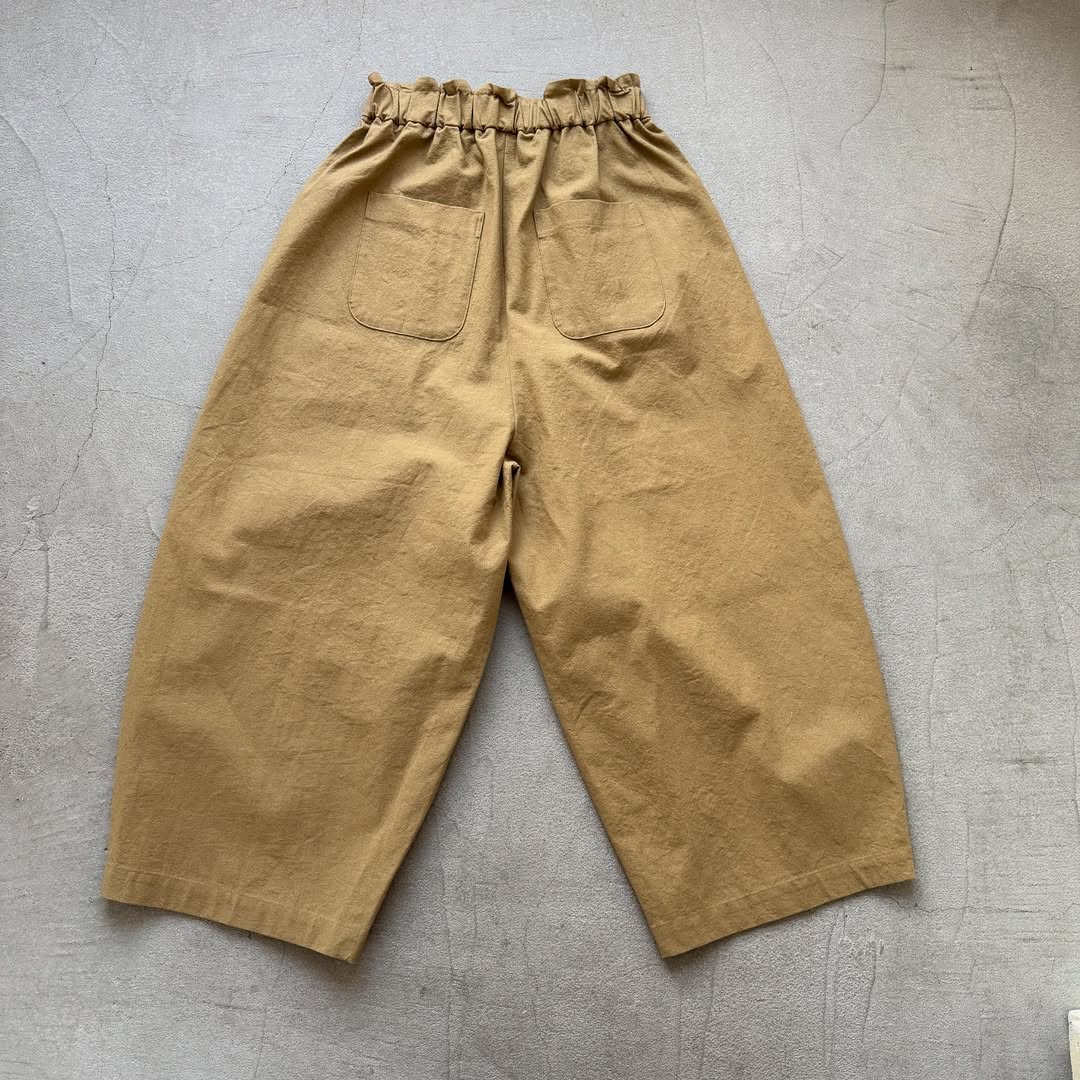 MAGALI コットンリネンアンティークキャンバスフラップパンツ カーキ