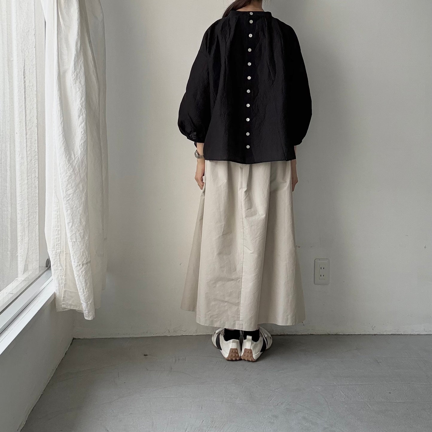 R&D.M.Co シェーディングチェックスモックブラウス