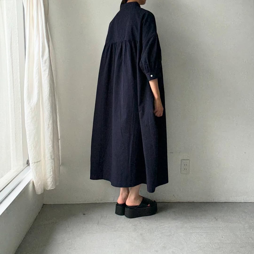 Linenya コットンリネンラミースタンドカラーワンピース ネイビー