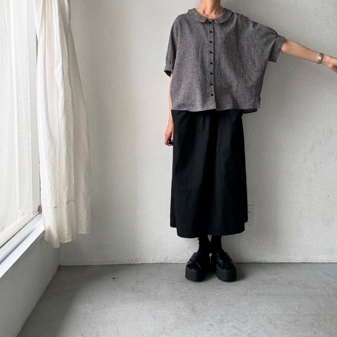 MAGALI リネンコットンギンガムフラットカラーブラウス