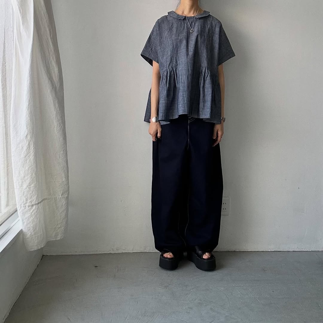 MAGALI インディゴコットンウエストギャザープルオーバー