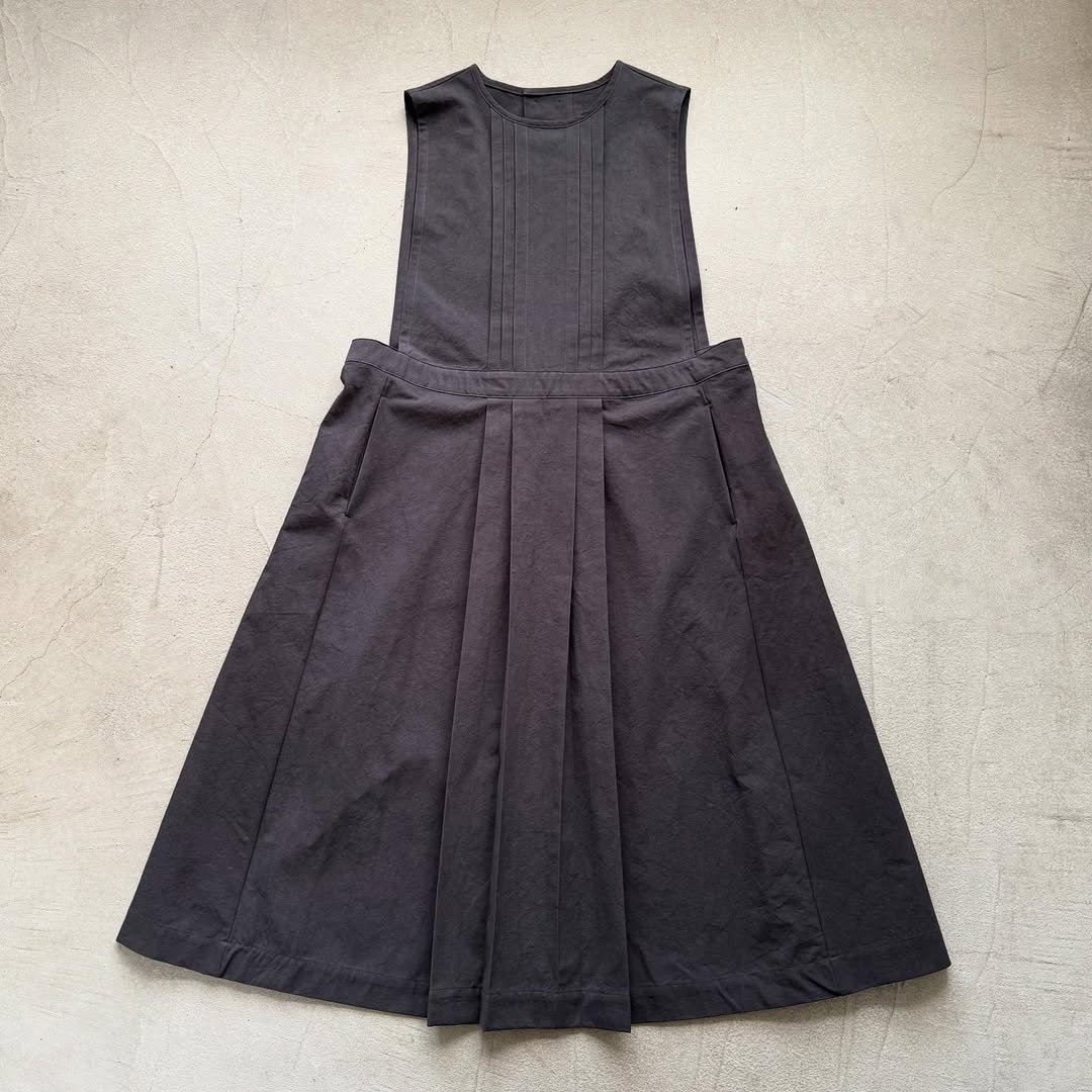 atelier d'antan kobell コットンエプロンドレス ダークグレー