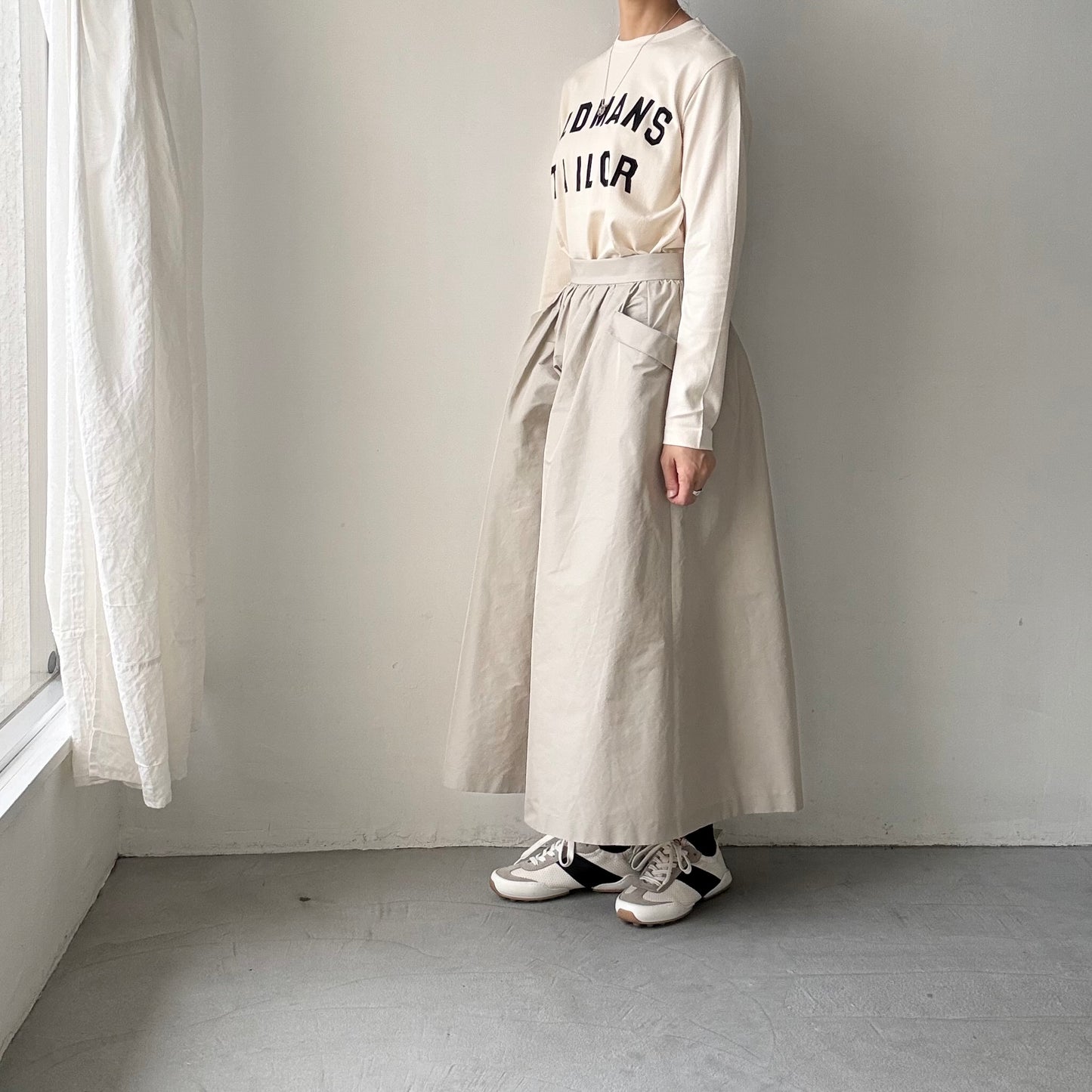 OLDMANS TAILOR OMTフロッキープリントロゴ長袖Tシャツ