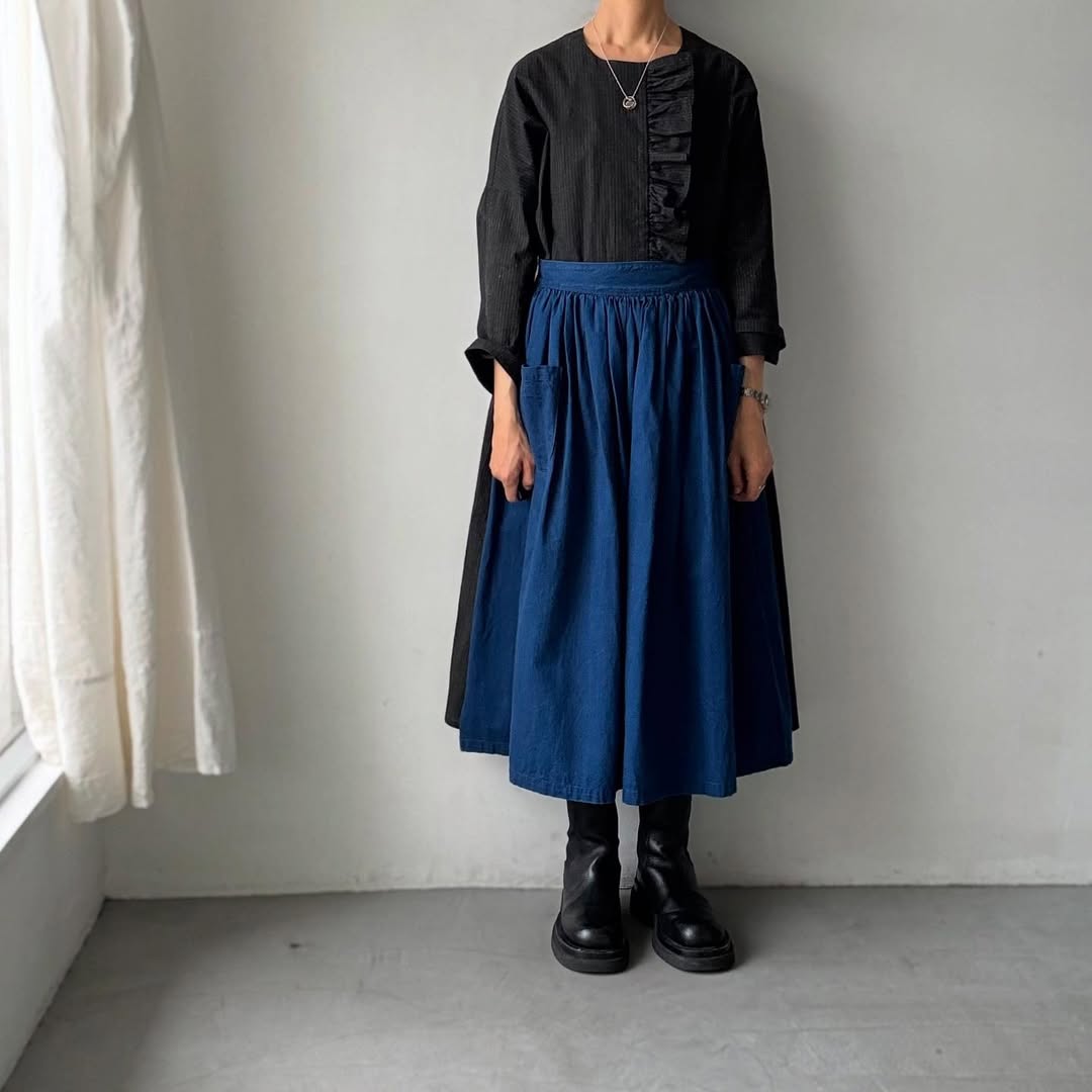 MAGALI 墨染めコットンリネンフリルワンピース
