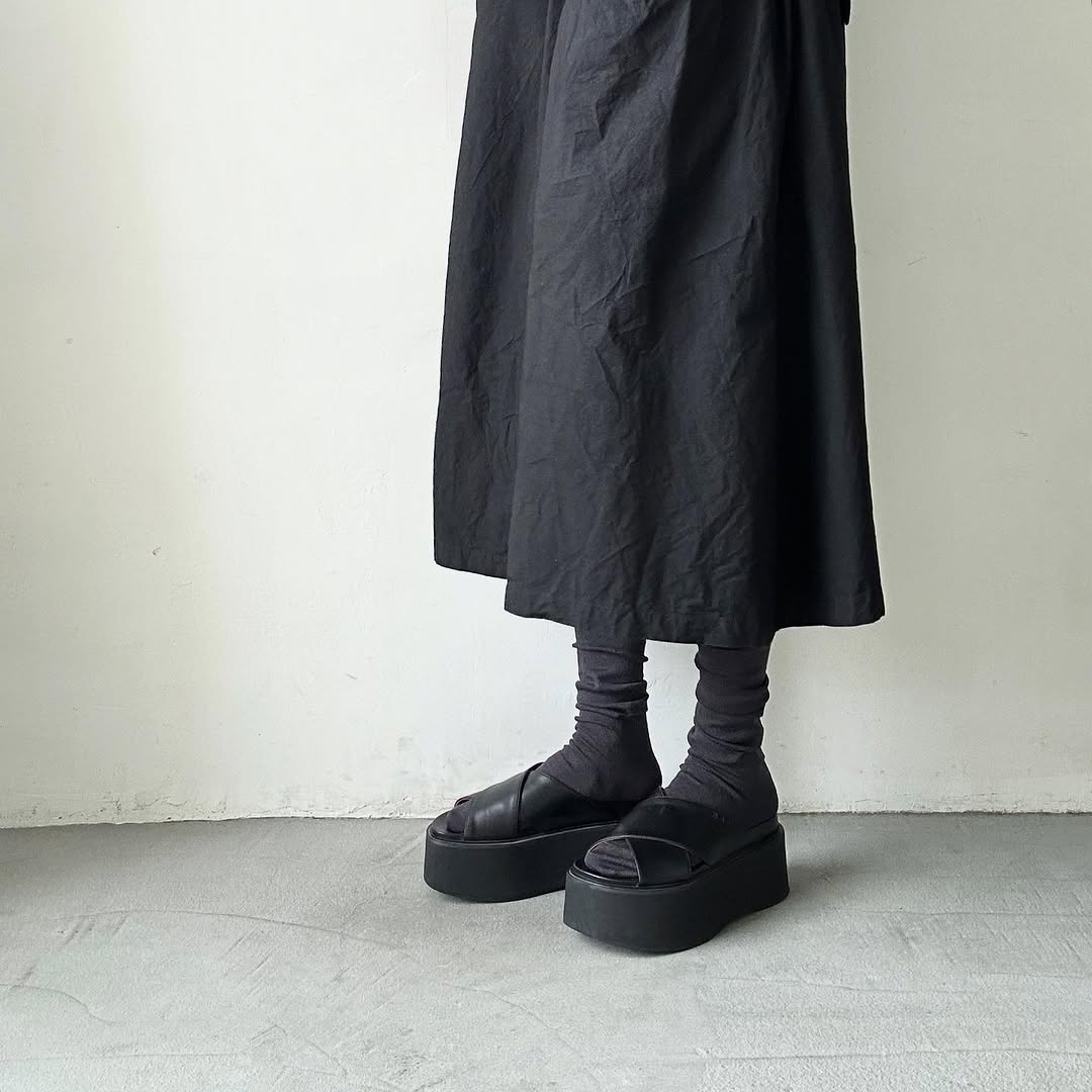 atelier naruse リネン天竺ハイソックス チャコール