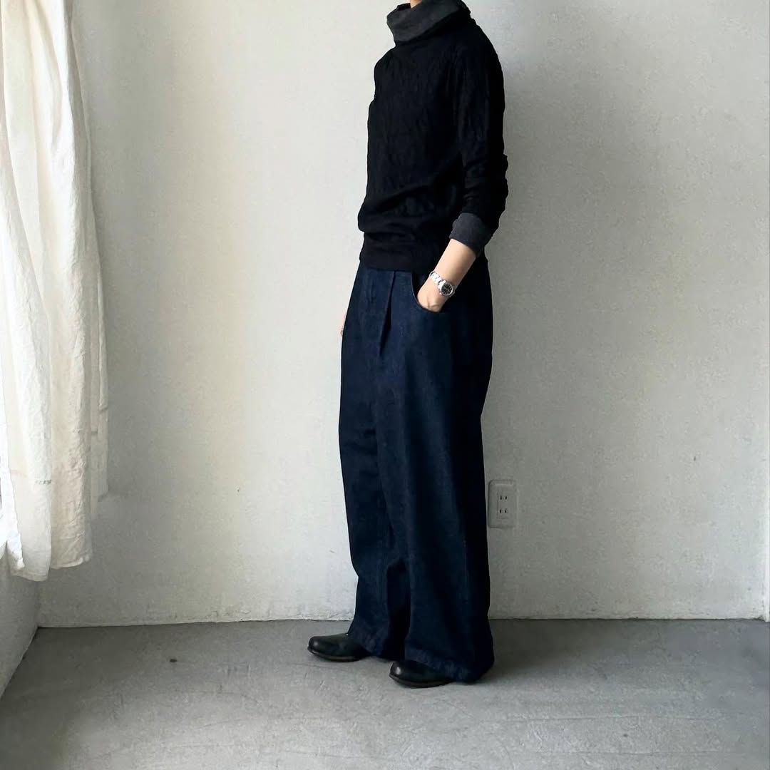 atelier naruse ウールコットンタートルネックカットソー ブラック
