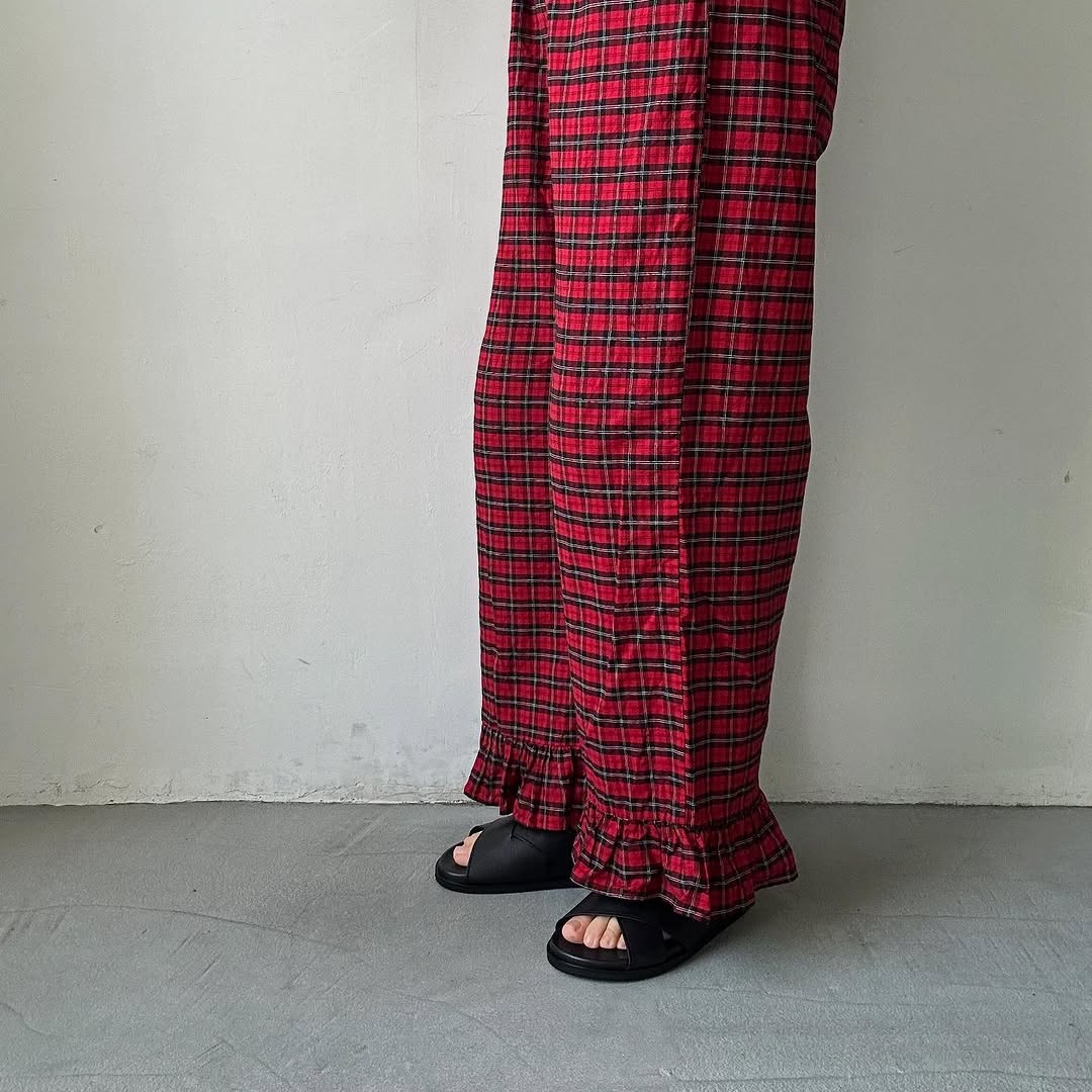 AUTTAA ストラップインサンダル ブラック