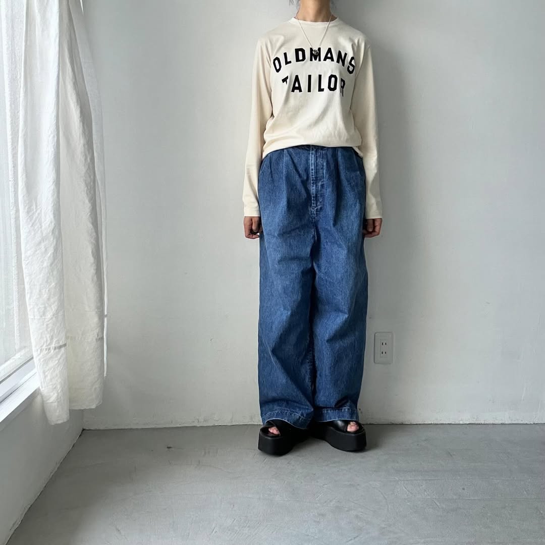 OLDMANS TAILOR OMTフロッキープリントロゴ長袖Tシャツ