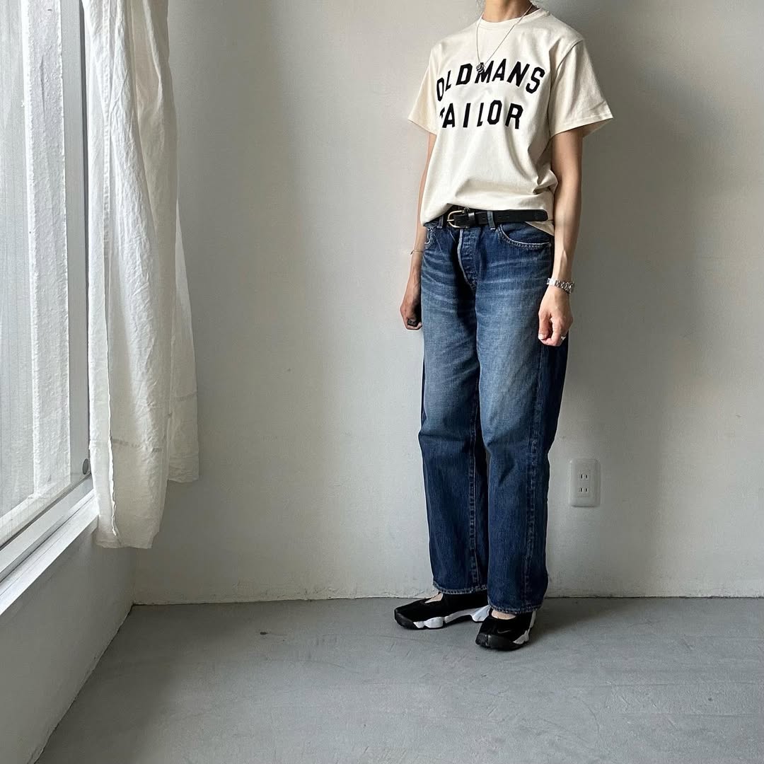 OLDMANS TAILOR OMTフロッキープリントロゴ半袖Tシャツ