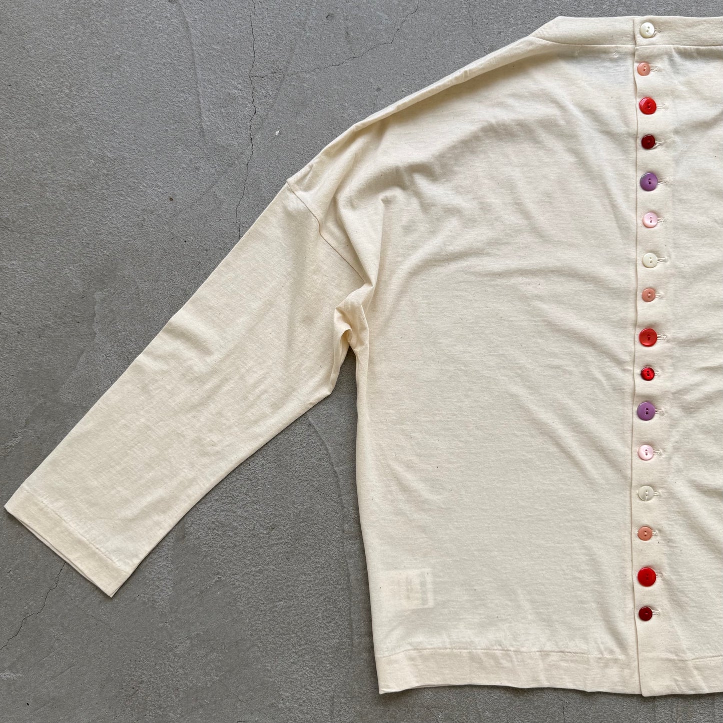 R&D.M.Co ドロップキャンディボタンロングスリーブTシャツ ナチュラル