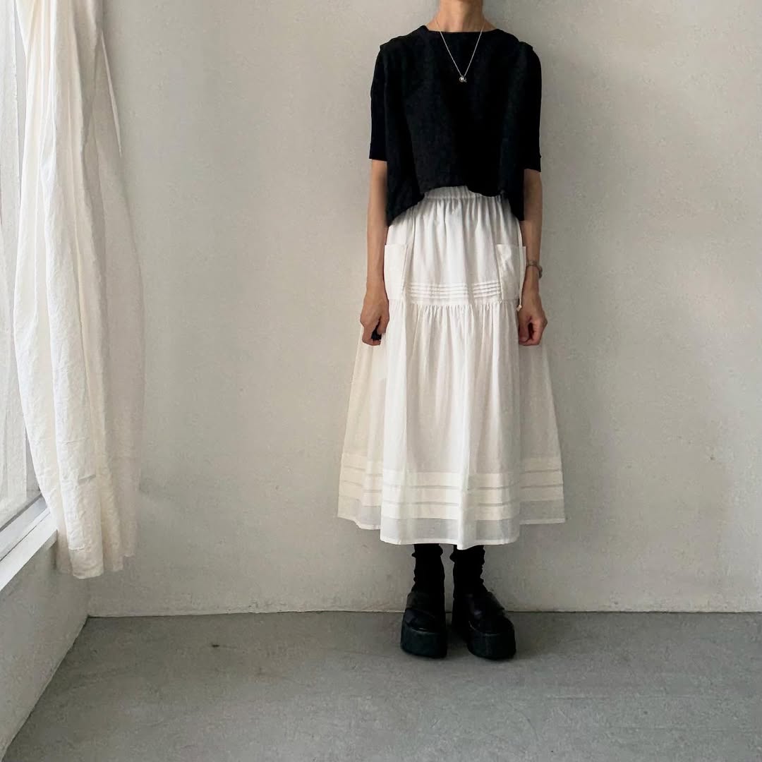 MAGALI コットンシルクピンタックスカート ホワイト