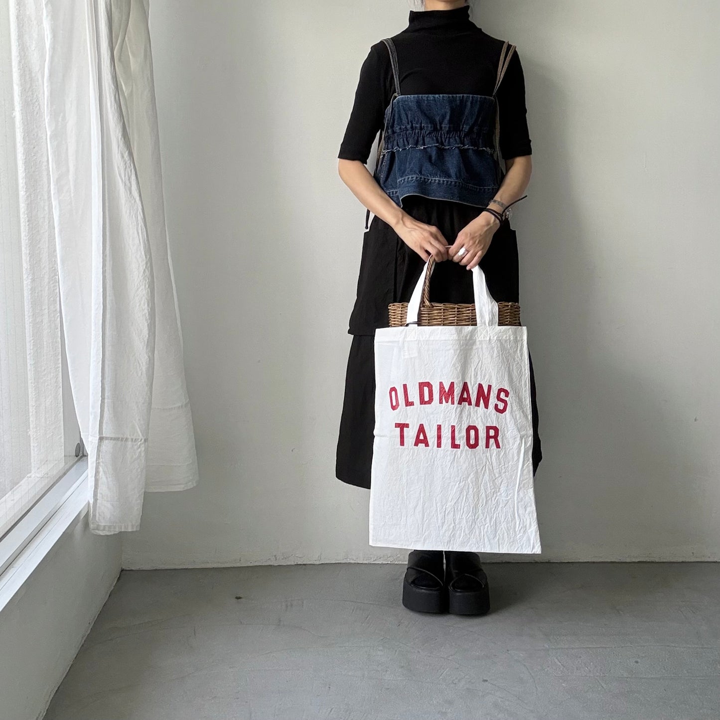 OLDMANS TAILOR OMTプリントテクスチャートートバッグ ホワイト