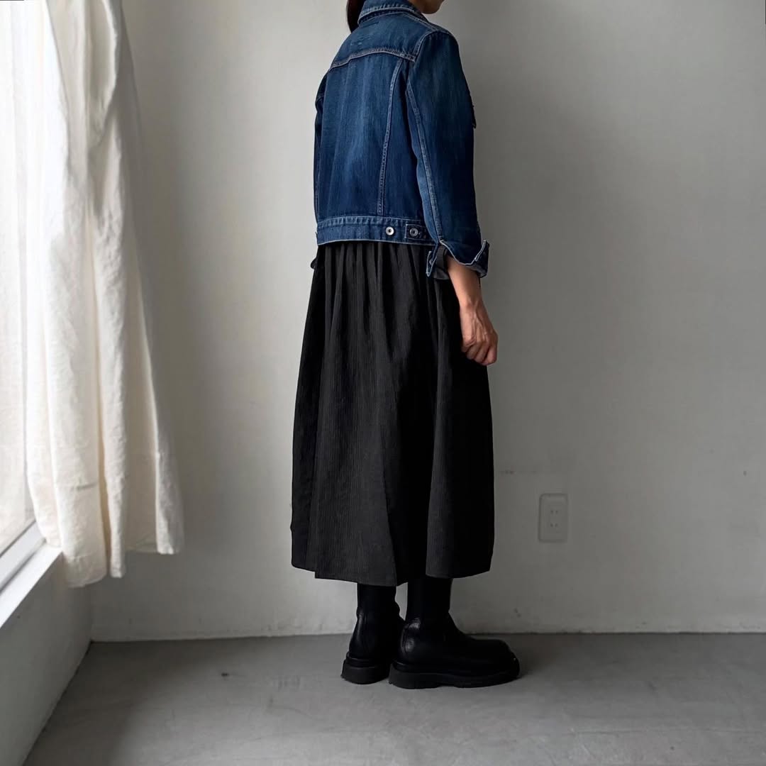 MAGALI 墨染めコットンリネンフリルワンピース