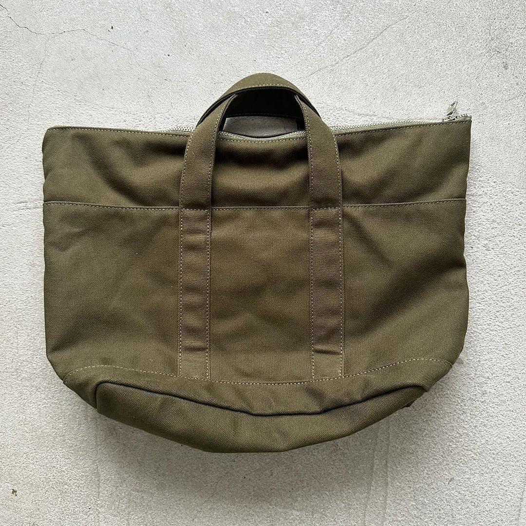 R&D.M.Co トートバッグ(ファスナー付) カーキ