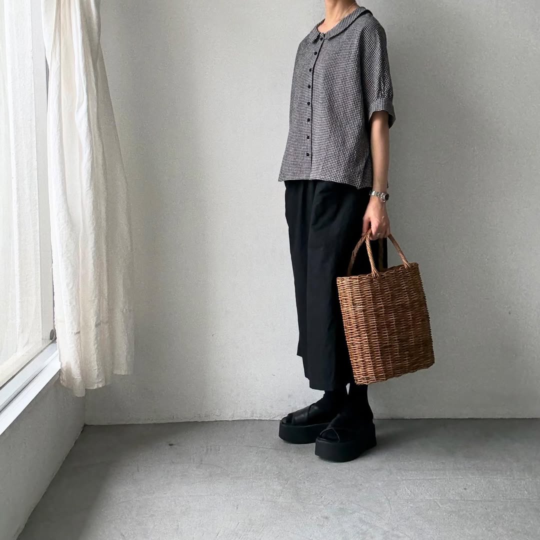 MAGALI リネンコットンギンガムフラットカラーブラウス