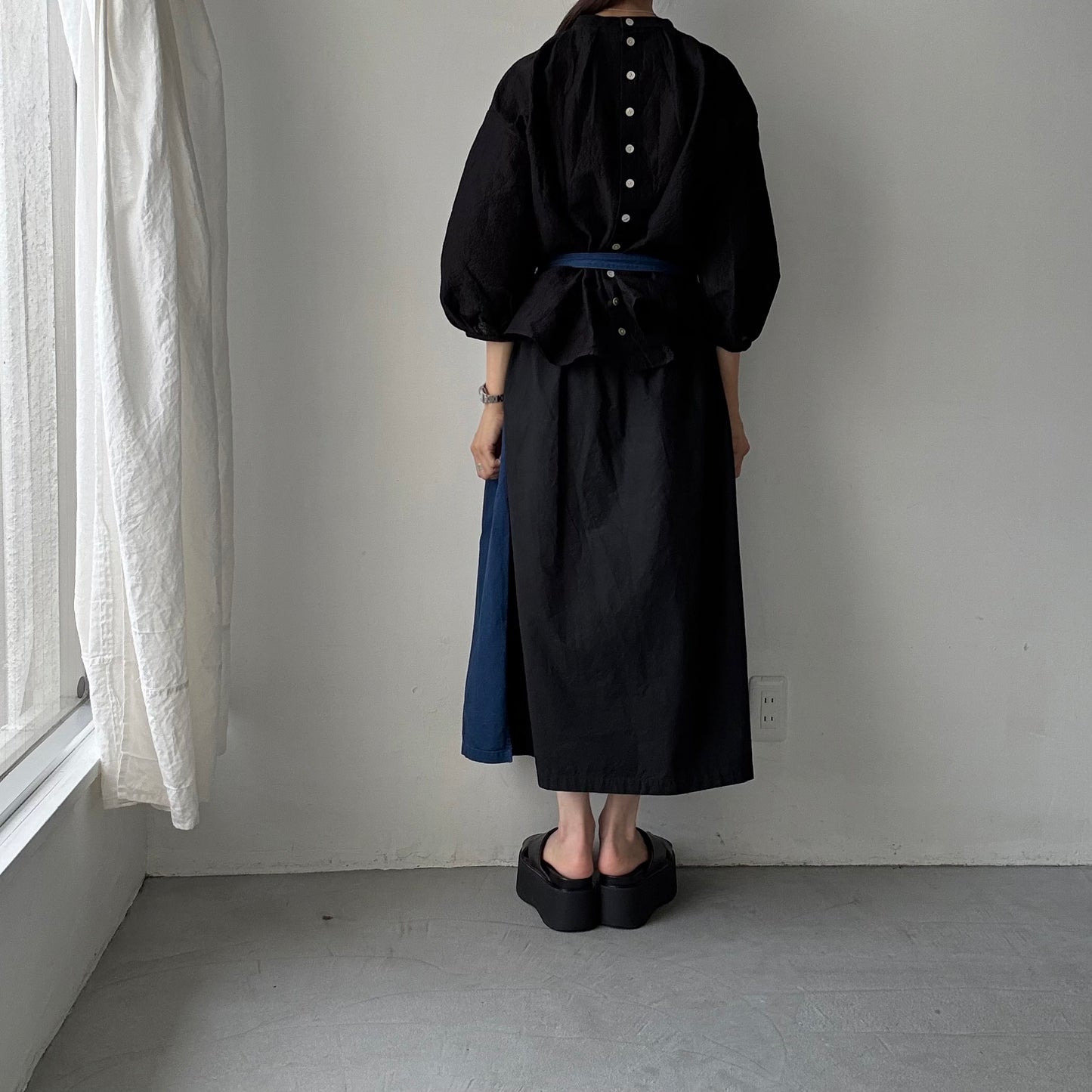 R&D.M.Co シェーディングチェックスモックブラウス