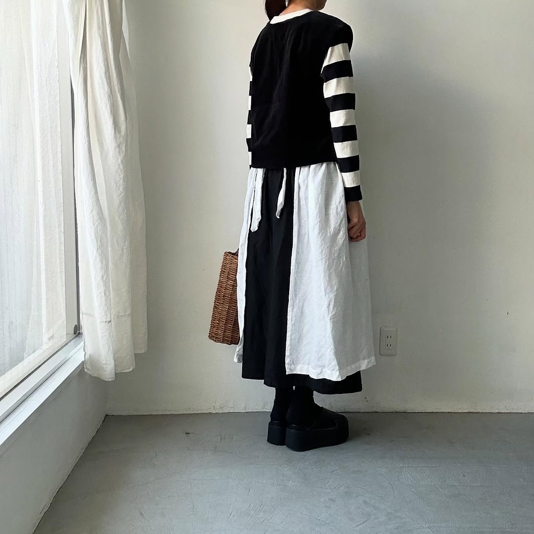 R&D.M.Co ブラウンベアーズベルベットボタンビブ ブラック