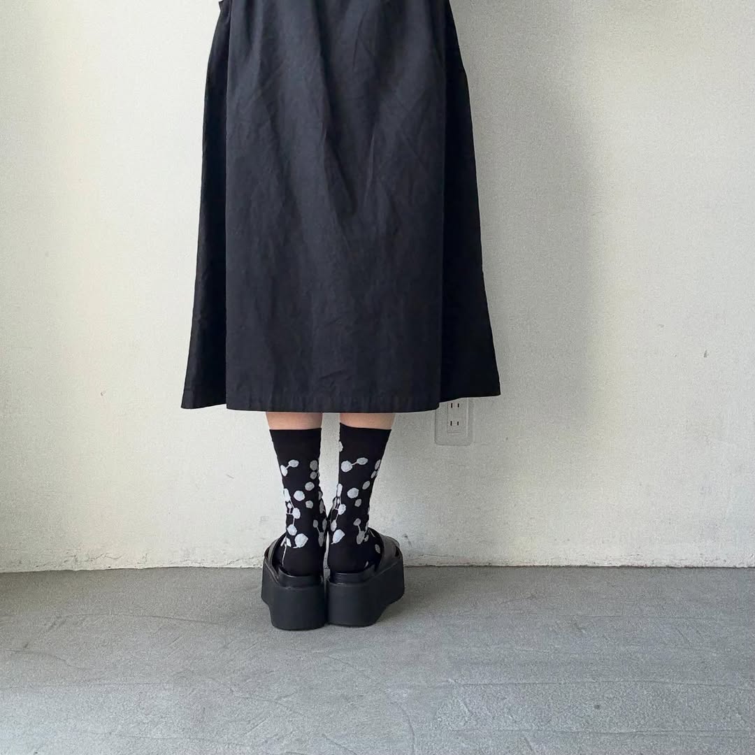 atelier naruse コットンプラネットミドルソックス ブラック
