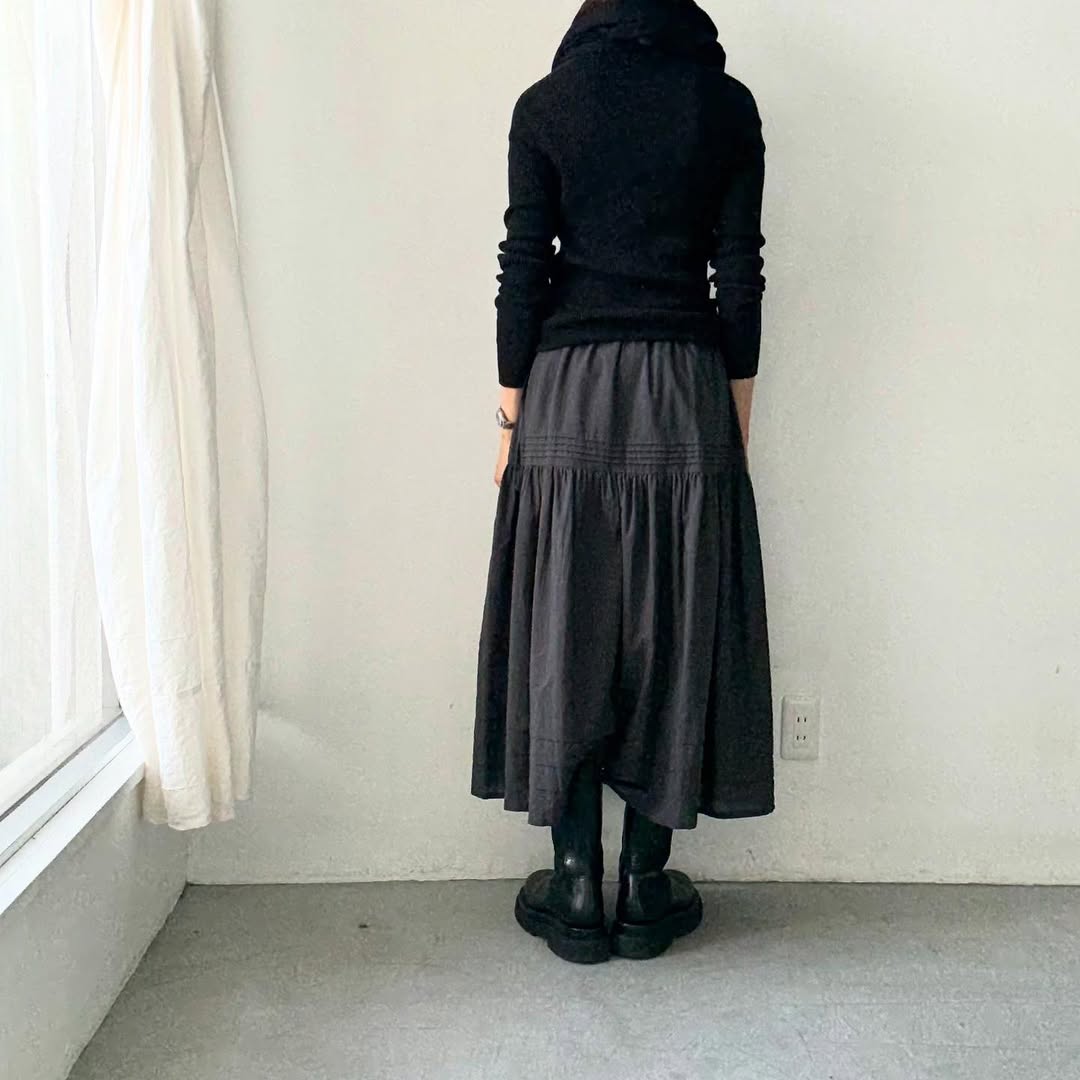 MAGALI コットンシルクピンタックスカート チャコール