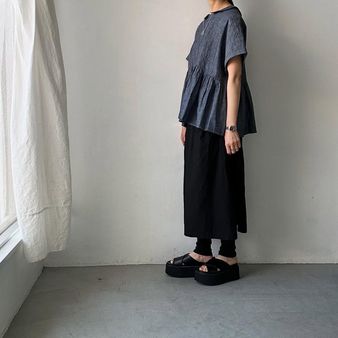 MAGALI インディゴコットンウエストギャザープルオーバー