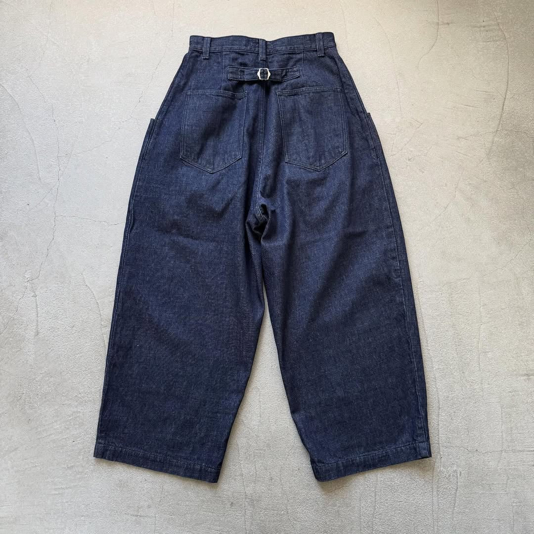 atelier naruse コットンデニムタックパンツ インディゴ