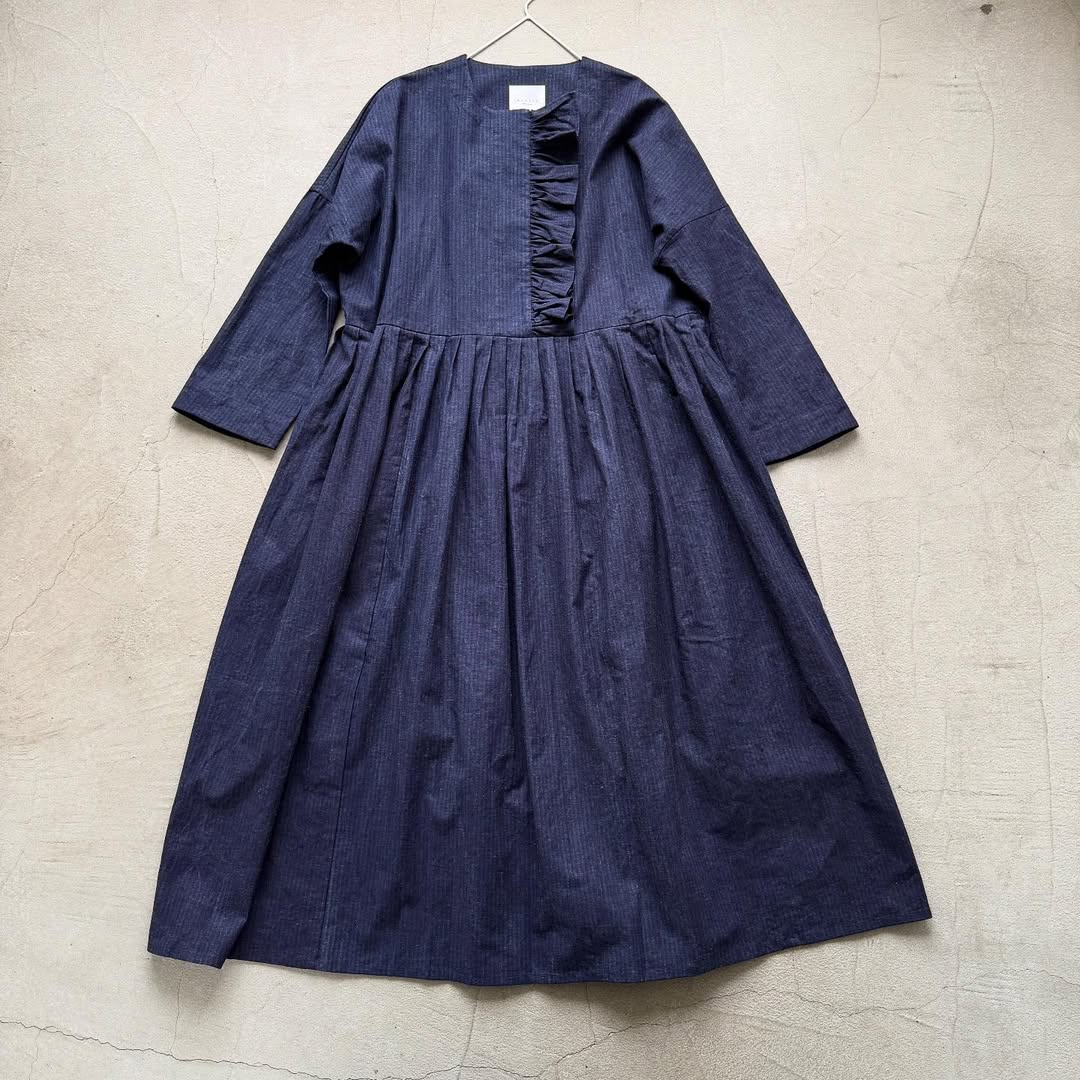 MAGALI インディゴコットンリネンフリルワンピース