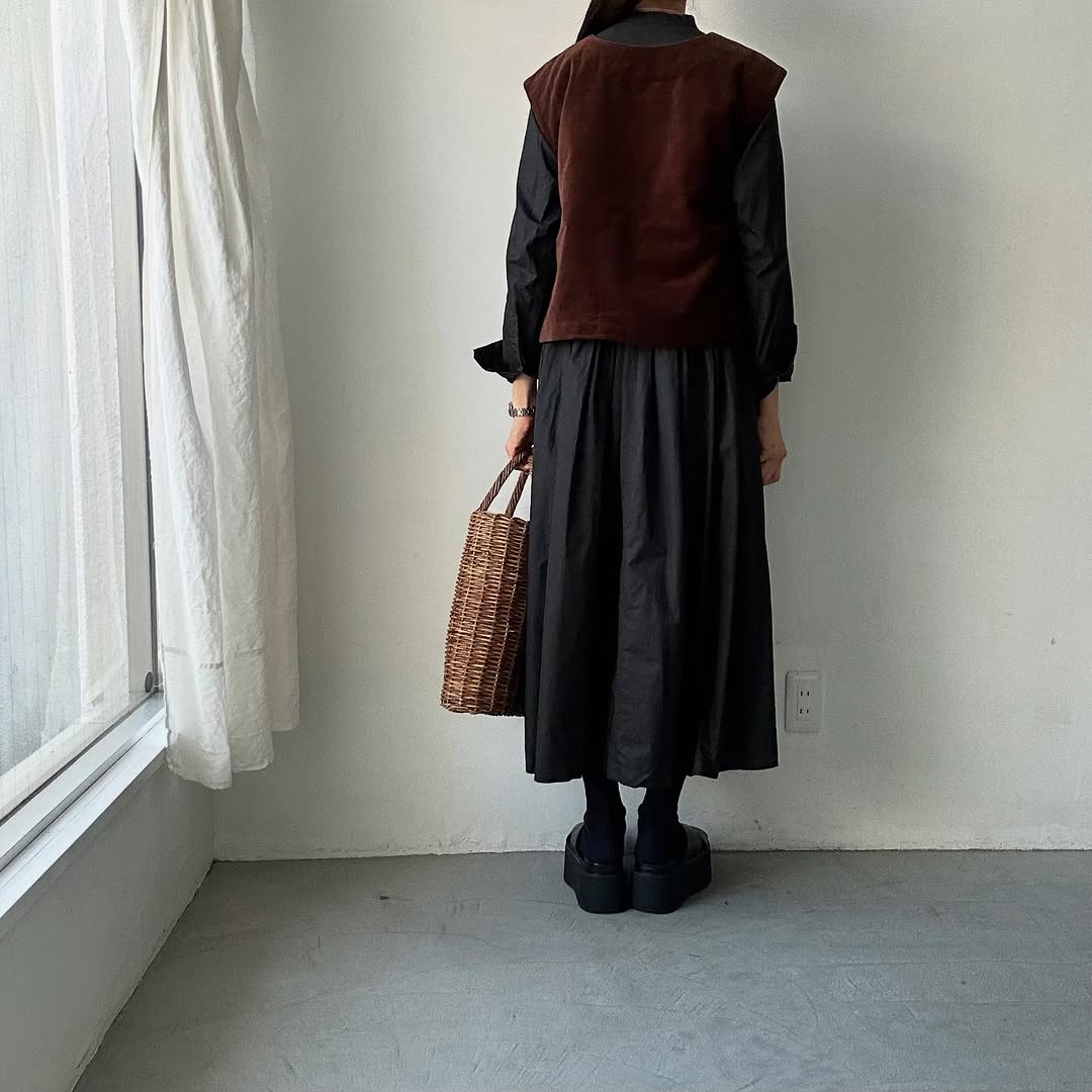 R&D.M.Co ブラウンベアーズベルベットボタンビブ ブラウン