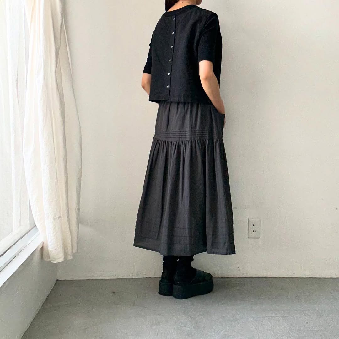 MAGALI コットンシルクピンタックスカート チャコール