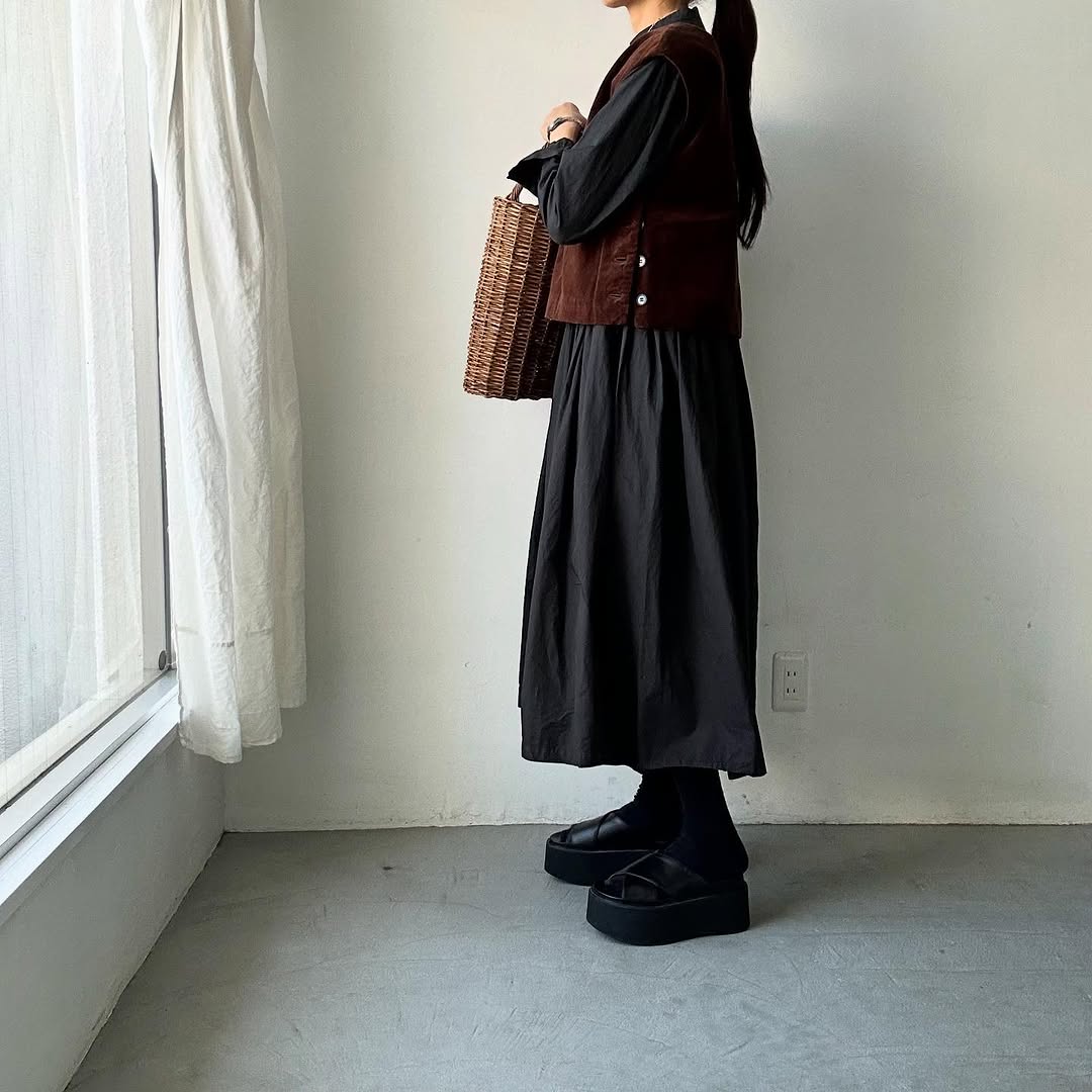 R&D.M.Co ブラウンベアーズベルベットボタンビブ ブラウン