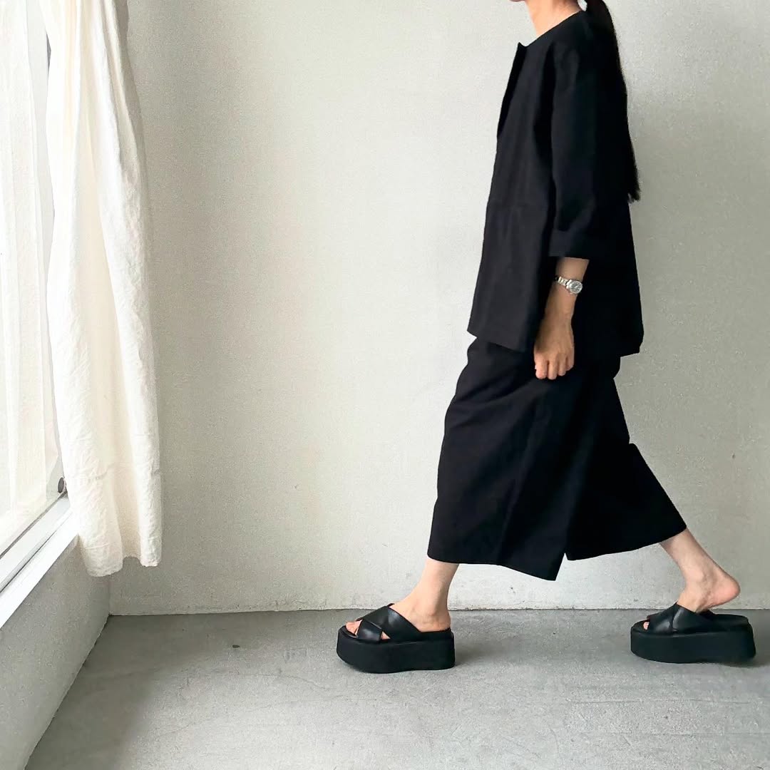 atelier d'antan Bouvetコットンプルオーバー ブラック
