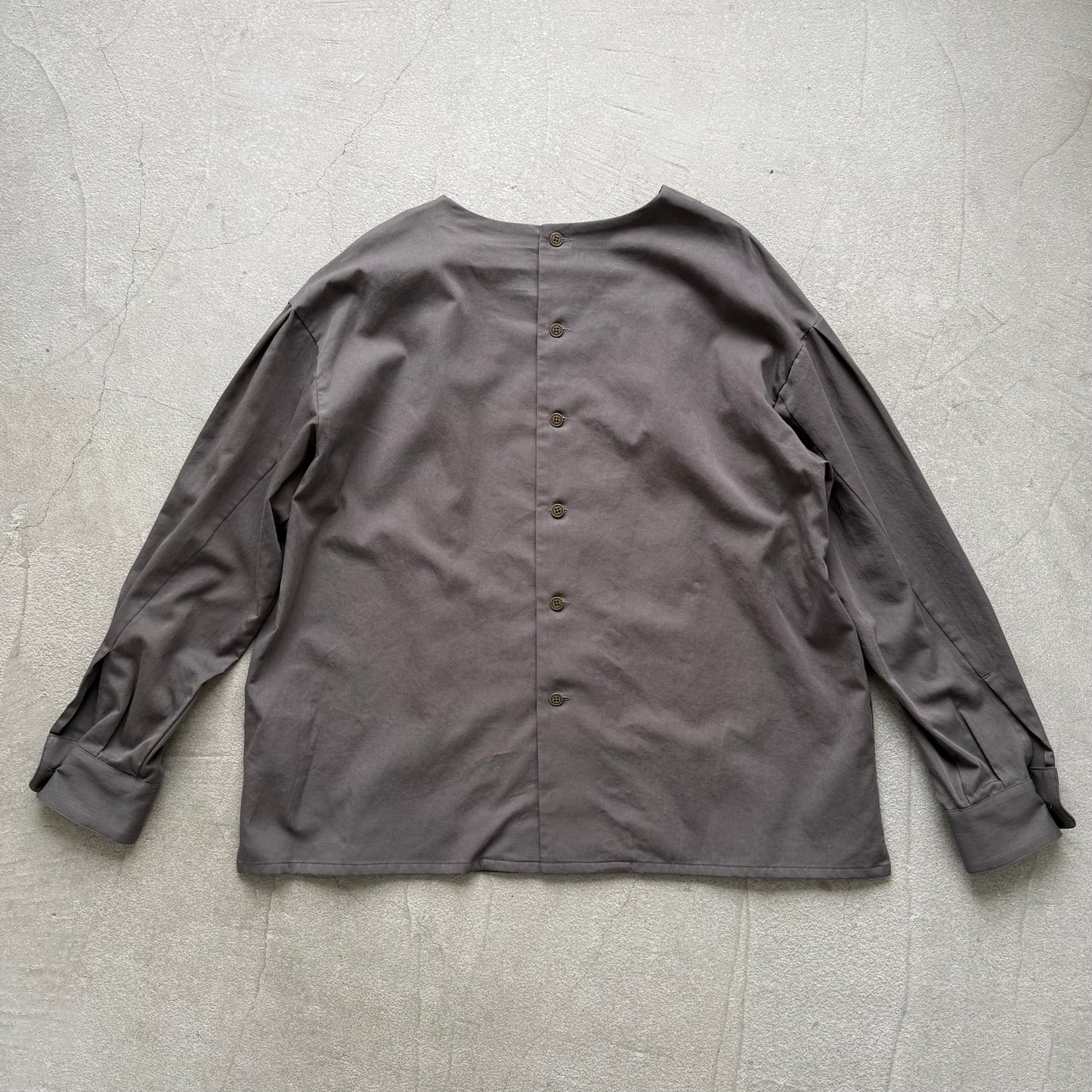 atelier naruse オーガニックコットンタックブラウス
